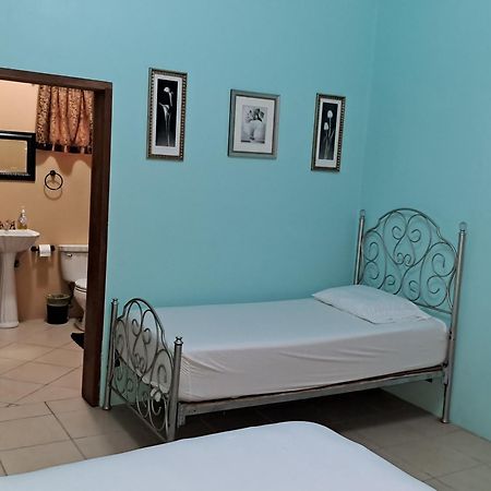 Ferienwohnung Banyan Rose Orange Walk Exterior foto